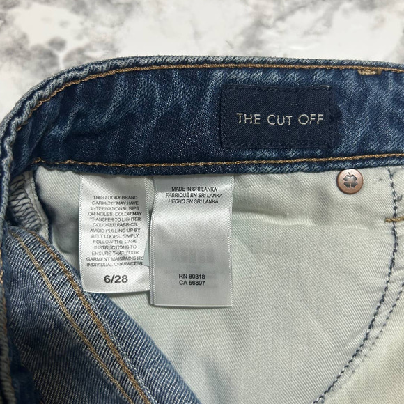 Lucky Brand The Cut off Button Fly Shorts 6/28 Ripped Distressed Raw Hem Lt Wash - Picture 7 of 9